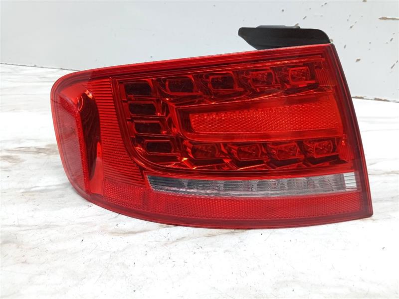 2010 AUDI A4 4cyl Gasoline Turbo 2.0 Left TAIL LAMP - 100231 — photo 2