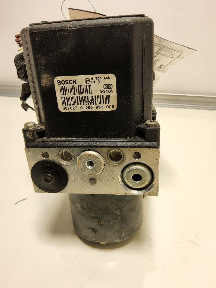 2004 BMW 745i Anti-lock Brake Pts - 1008 — photo 8