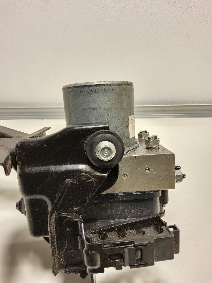 2022 SUBARU LEGACY Anti-lock Brake Pts - 1014 — photo 1