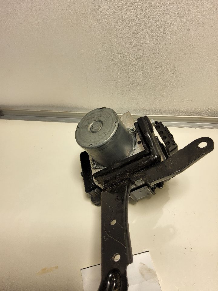 2022 SUBARU LEGACY Anti-lock Brake Pts - 1014 — photo 5