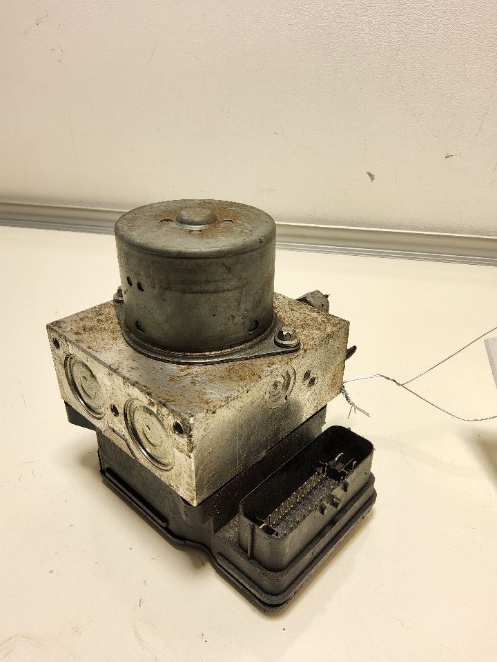 2014 FORD MUSTANG Anti-lock Brake Pts - 1086 — photo 2