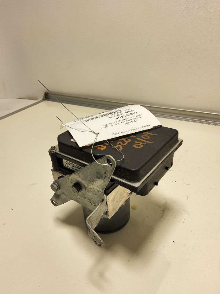 2009 BMW 328i Anti-lock Brake Pts - 1097 — photo 2