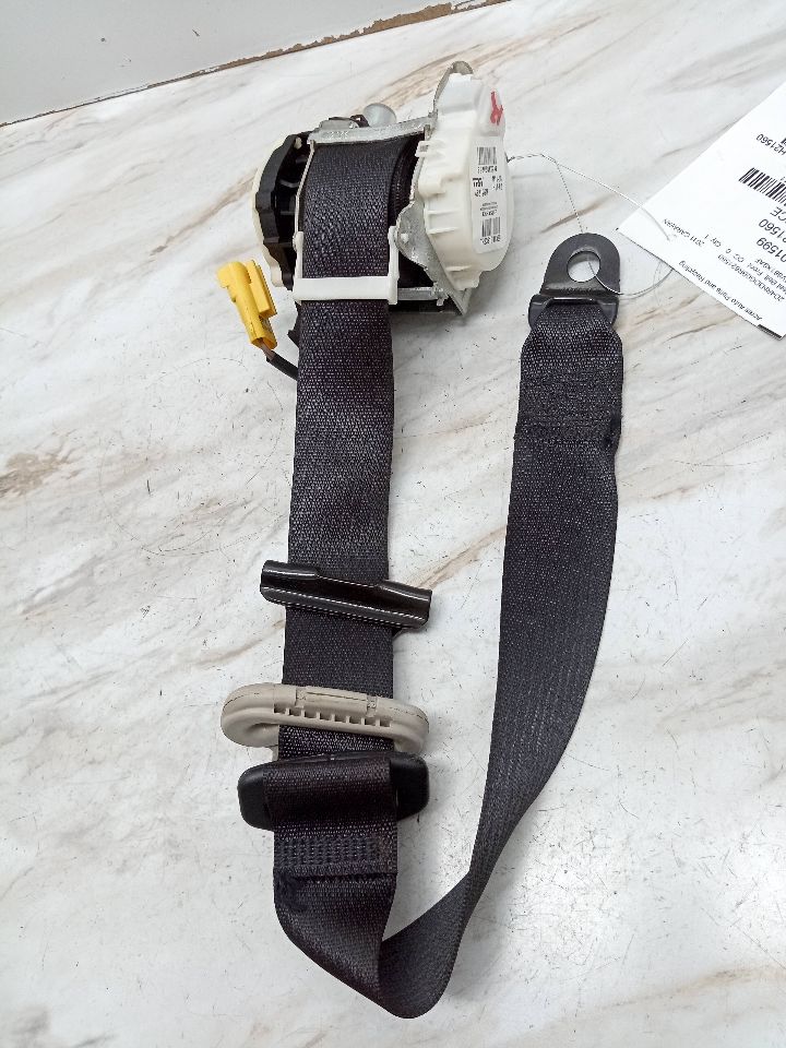 2011 DODGE CARAVAN 6 cyl Gas Flex Fuel 3.6 Seat Belt, Front - 111411 — photo 1