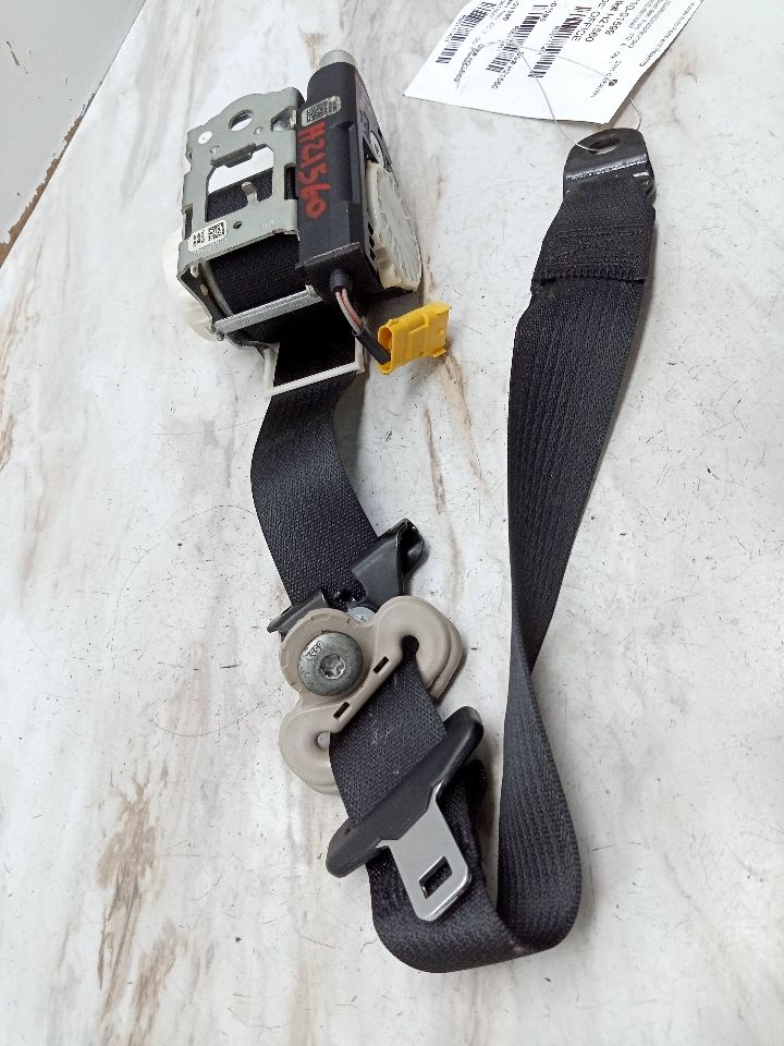 2011 DODGE CARAVAN 6 cyl Gas Flex Fuel 3.6 Seat Belt, Front - 111411 — photo 2