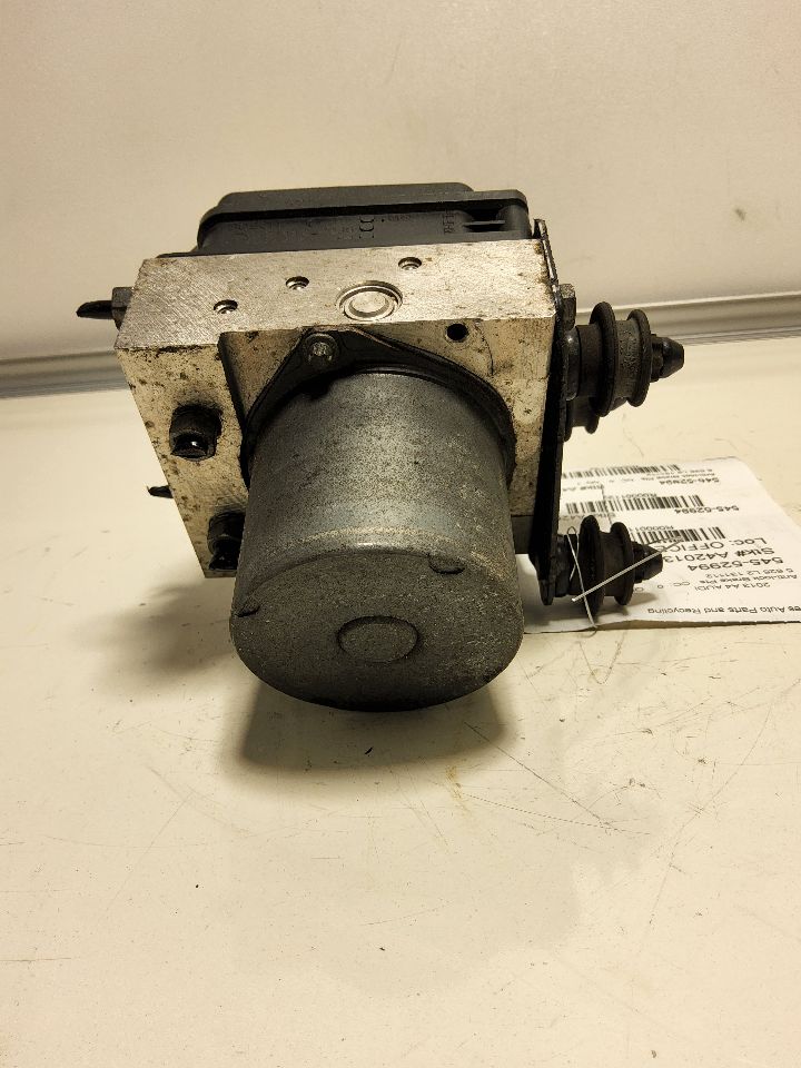 2013 AUDI A4 Anti-lock Brake Pts - 1132 — photo 3