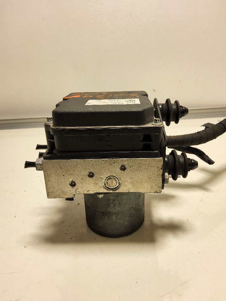 2013 AUDI A4 Anti-lock Brake Pts - 1185 — photo 2