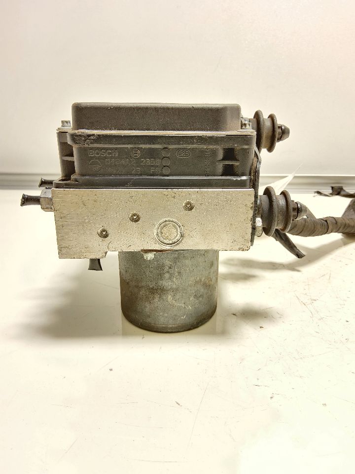 2013 AUDI A4 Anti-lock Brake Pts - 1185 — photo 5
