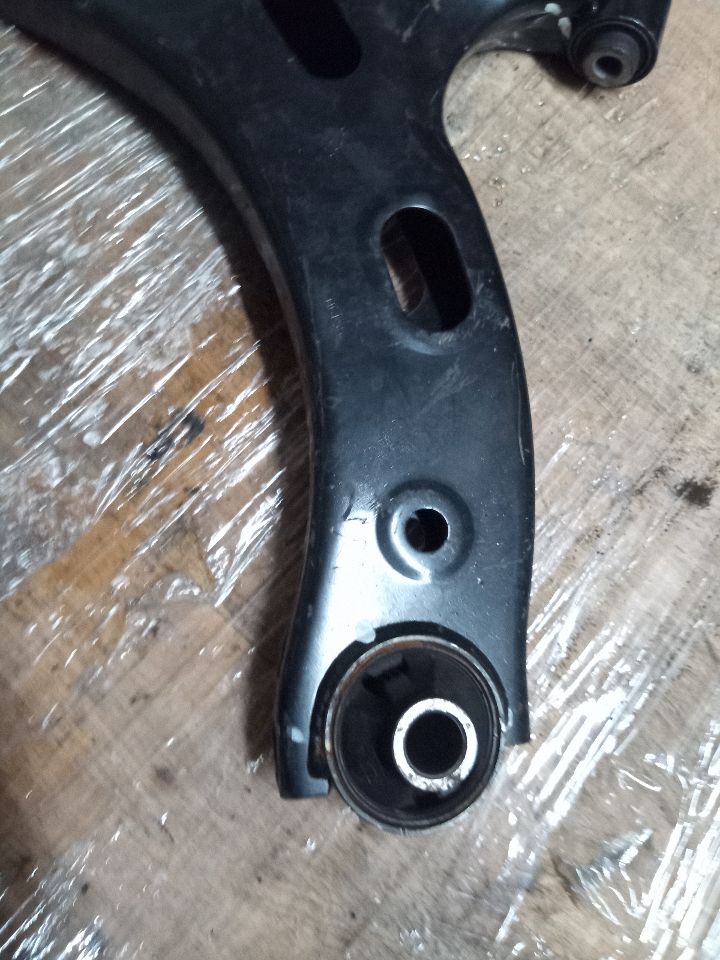 2021 SUBARU FORESTER Left LOWER CNTRL ARM, FR - 123574 — photo 2