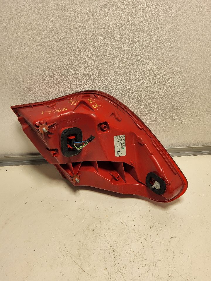 2010 BMW 750i Right TAIL LAMP - 1250 — photo 4