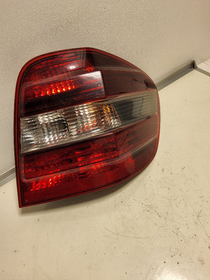 2008 MERCEDES-BENZ ML-CLASS Right TAIL LAMP - 1251 — photo 3
