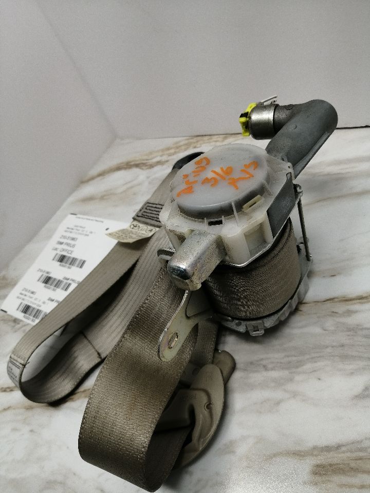 2006 TOYOTA PRIUS Seat Belt, Front - 1300 — photo 6