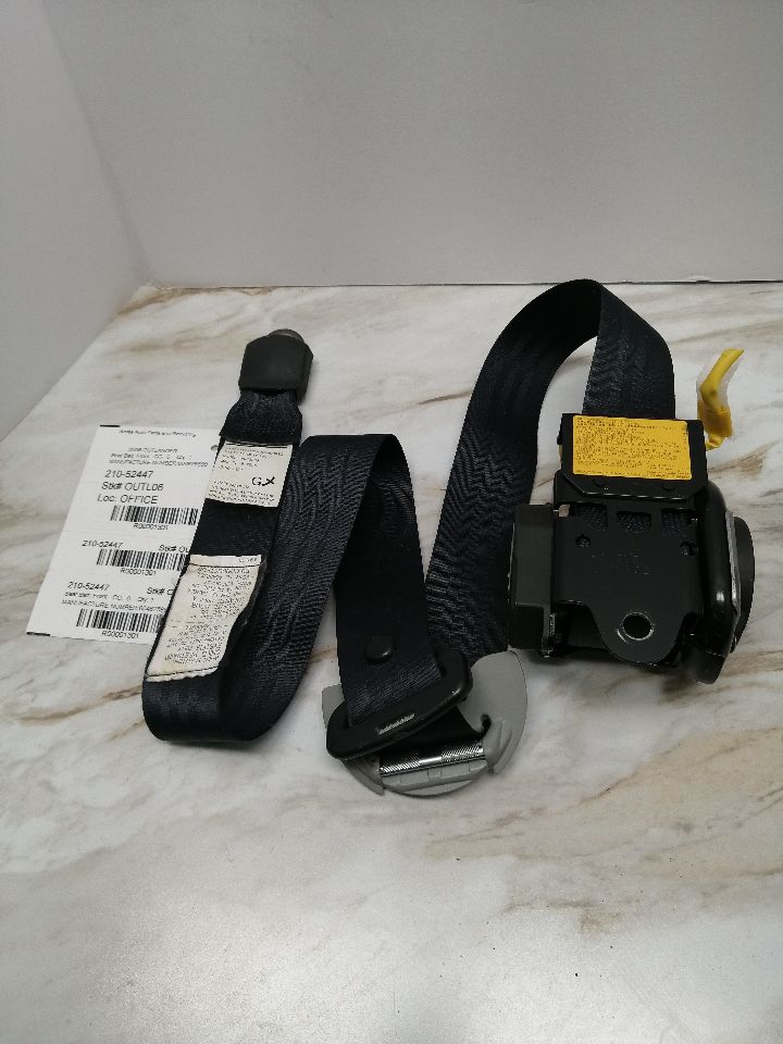 2006 MITSUBISHI OUTLANDER Seat Belt, Front - 1301 — photo 4