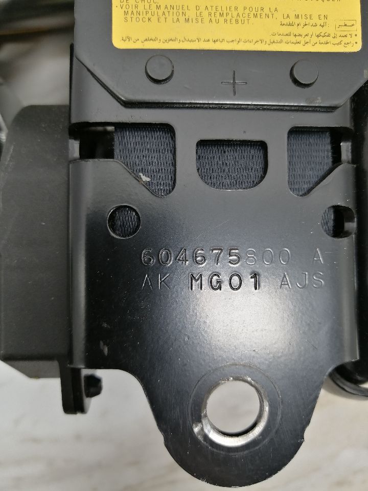 2006 MITSUBISHI OUTLANDER Seat Belt, Front - 1305 — photo 4