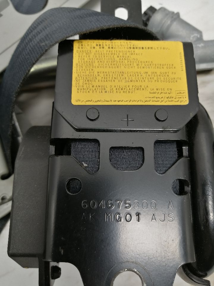 2006 MITSUBISHI OUTLANDER Seat Belt, Front - 1305 — photo 8