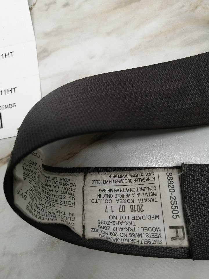 2011 HYUNDAI TUCSON Seat Belt, Front - 1317 — photo 3