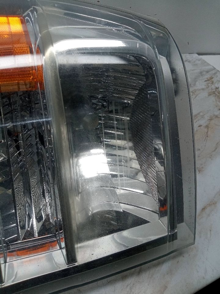 2010 FORD VAN 6.8L Triton V10 HEADLAMP ASSEMBLY - 132121 — photo 6