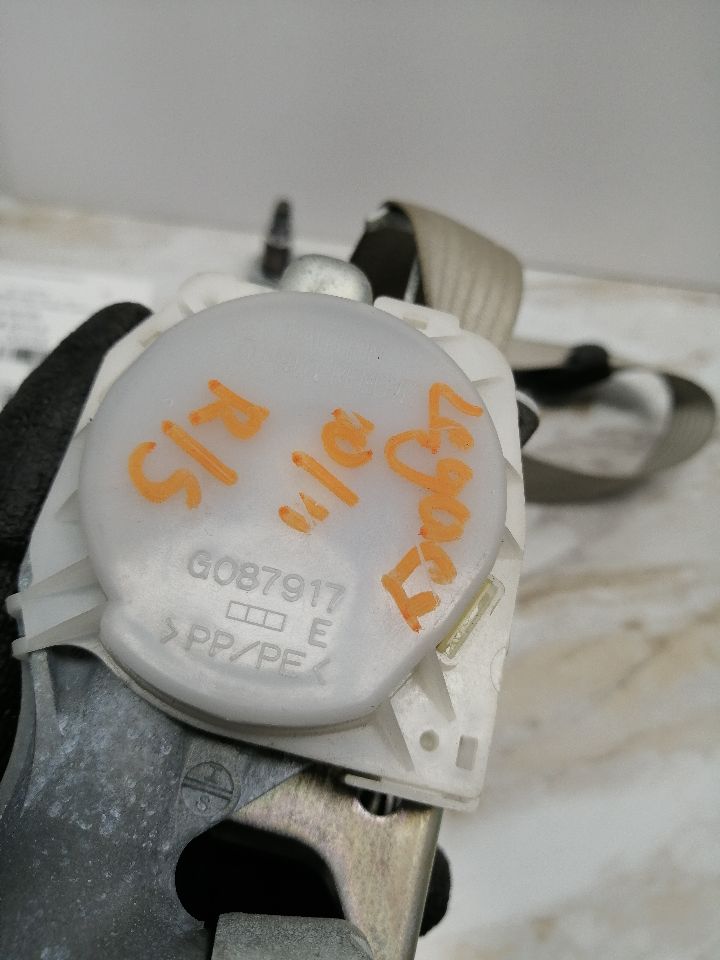 2011 SUBARU LEGACY Seat Belt, Front - 1323 — photo 2