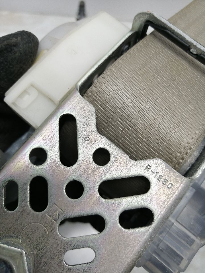2011 SUBARU LEGACY Seat Belt, Front - 1323 — photo 4