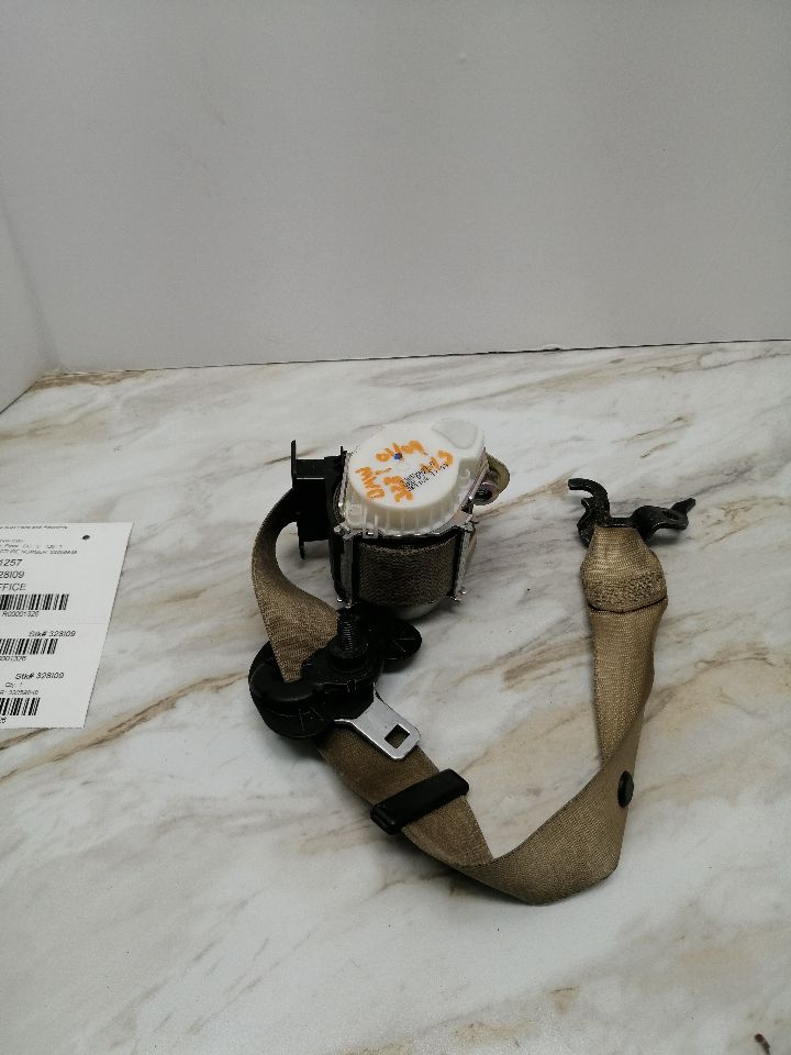 2009 BMW 328i Seat Belt, Front - 1326 — photo 1
