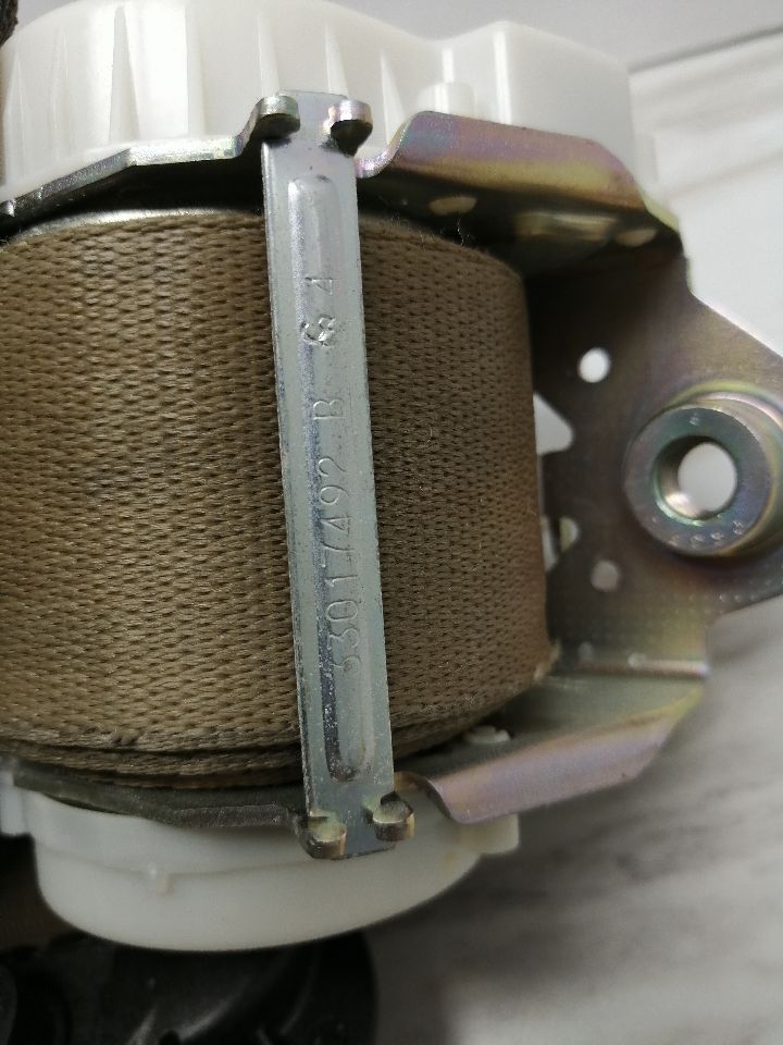 2009 BMW 328i Seat Belt, Front - 1326 — photo 4