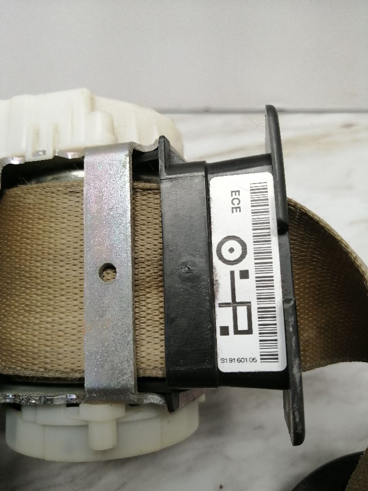 2009 BMW 328i Seat Belt, Front - 1326 — photo 6