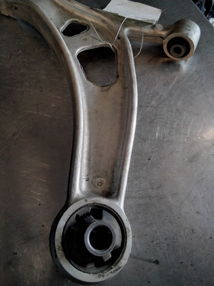 2021 SUBARU LEGACY Left LOWER CNTRL ARM, FR - 132959 — photo 6
