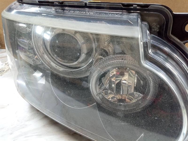 2011 LAND ROVER RANGE ROVER Right HEADLAMP ASSEMBLY - 133582 — photo 1
