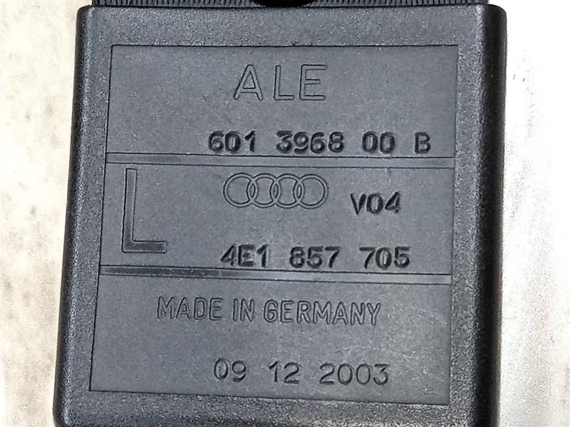 2004 AUDI A8 8cyl Gasoline 4.2 Seat Belt, Front - 133760 — photo 4