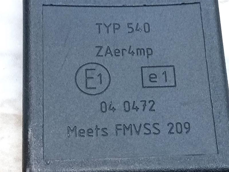 2004 AUDI A8 8cyl Gasoline 4.2 Seat Belt, Front - 133761 — photo 3