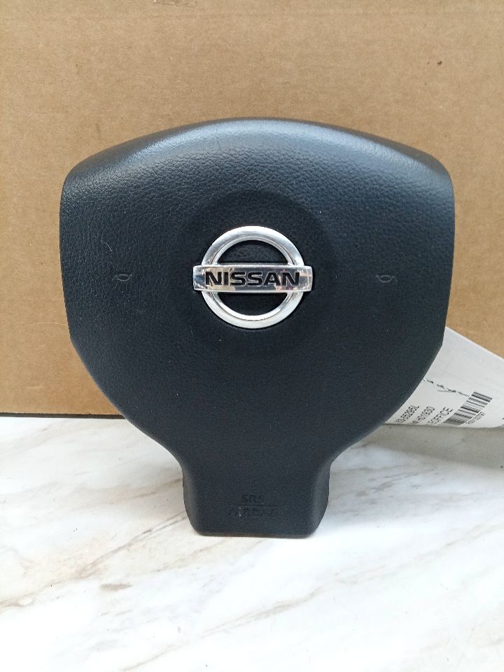 2011 NISSAN VERSA 4cyl Gasoline 1.8 Left AIR BAG - 133797