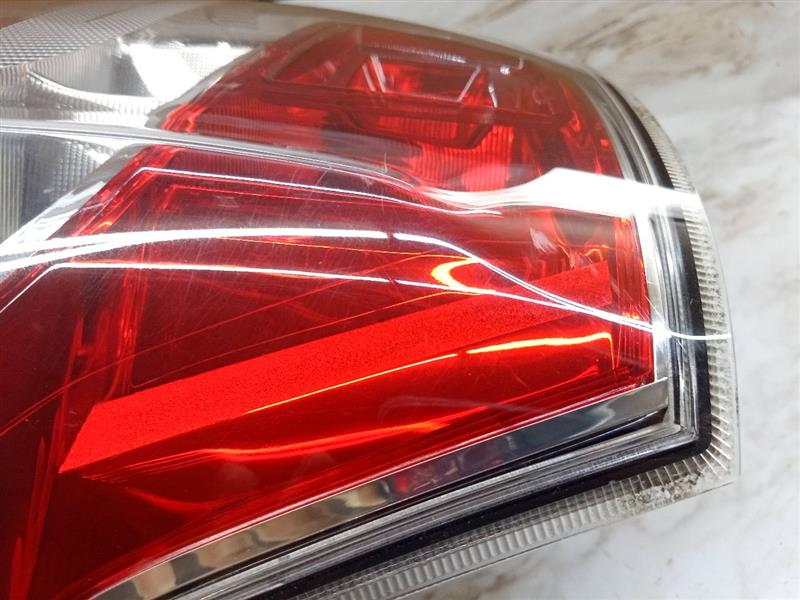 2015 SUBARU FORESTER Left TAIL LAMP - 133992 — photo 4
