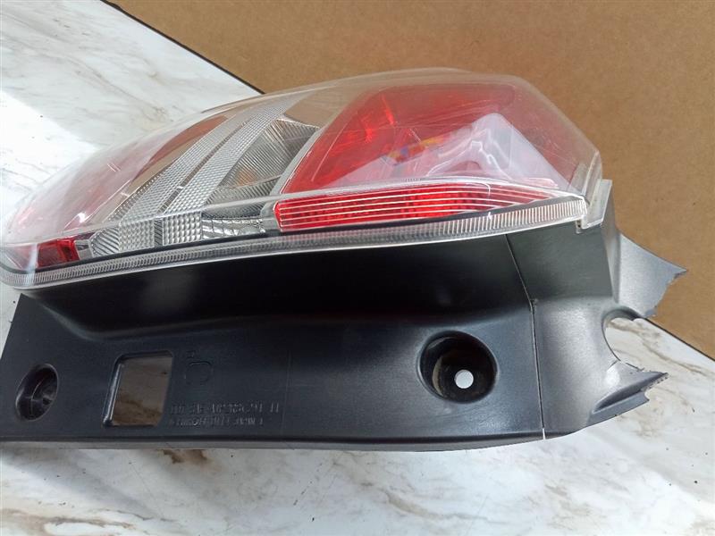 2015 SUBARU FORESTER Left TAIL LAMP - 133992 — photo 7