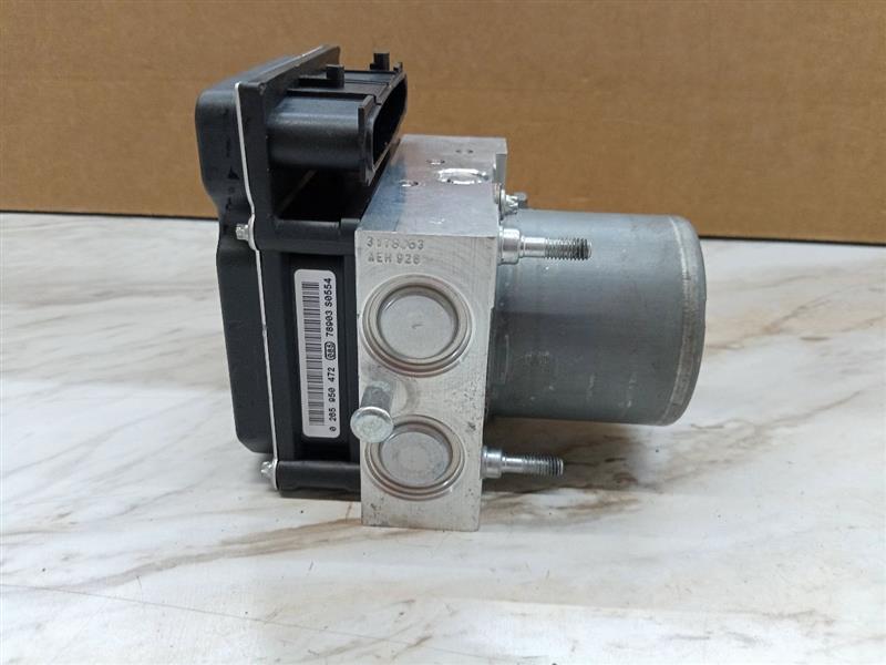 2008 LAND ROVER LR3 8cyl Gasoline 4.4 Anti-lock Brake Pts - 134166 — photo 2
