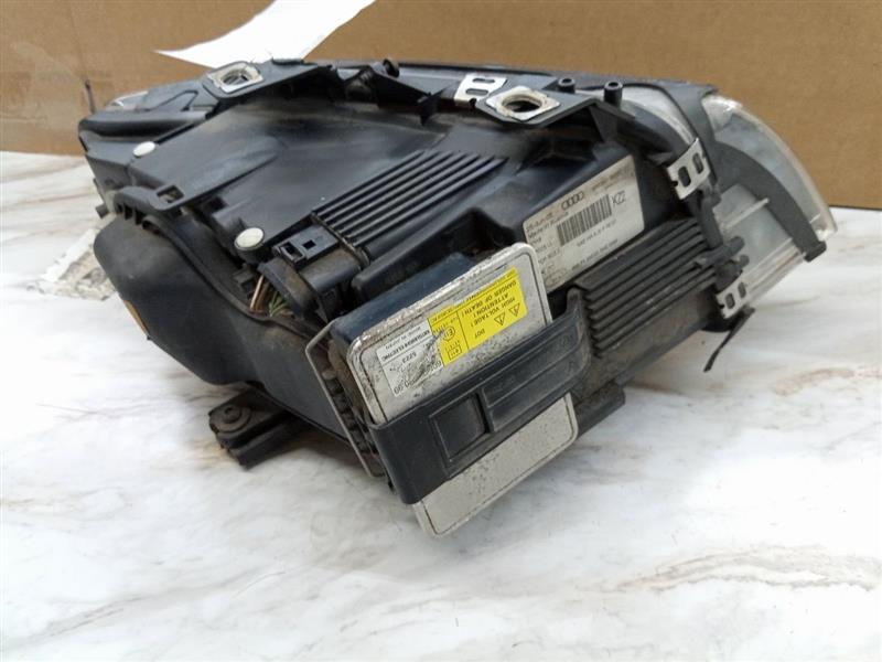 2006 AUDI A4 6cyl Gasoline 3.0 Right HEADLAMP ASSEMBLY - 134399 — photo 4