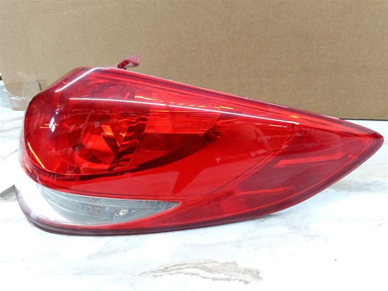 2013 HYUNDAI VELOSTER 1.6L 4cyl Gasoline Right TAIL LAMP - 134459 — photo 1