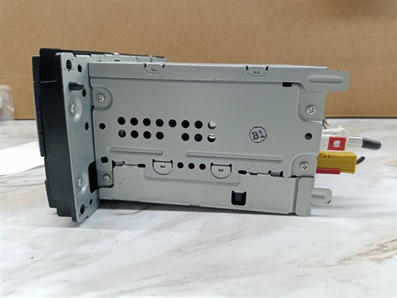 2011 VOLKSWAGEN ROUTAN 6 Cyl Gasoline 3.6 DI Radio Audio - 134604 — photo 3