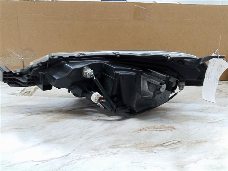 2017 TOYOTA COROLLA 4cyl Gasoline 1.8 Right HEADLAMP ASSEMBLY - 134653 — photo 5