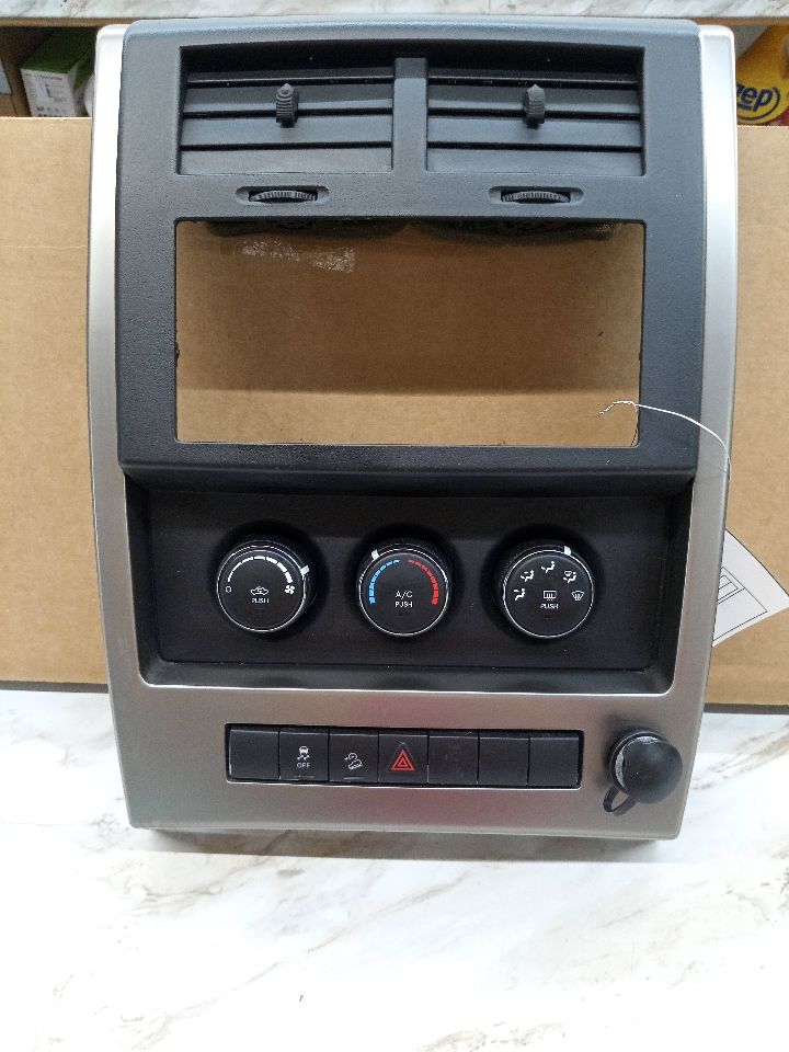 2012 JEEP LIBERTY 6cyl Gasoline 3.7 TEMP CONTROL - 135047