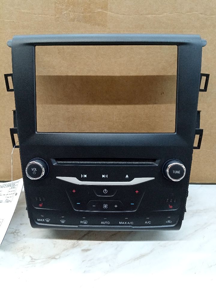 2014 FORD FUSION 4cyl Gasoline Turbo 1.5 Radio Audio - 135315 — photo 1