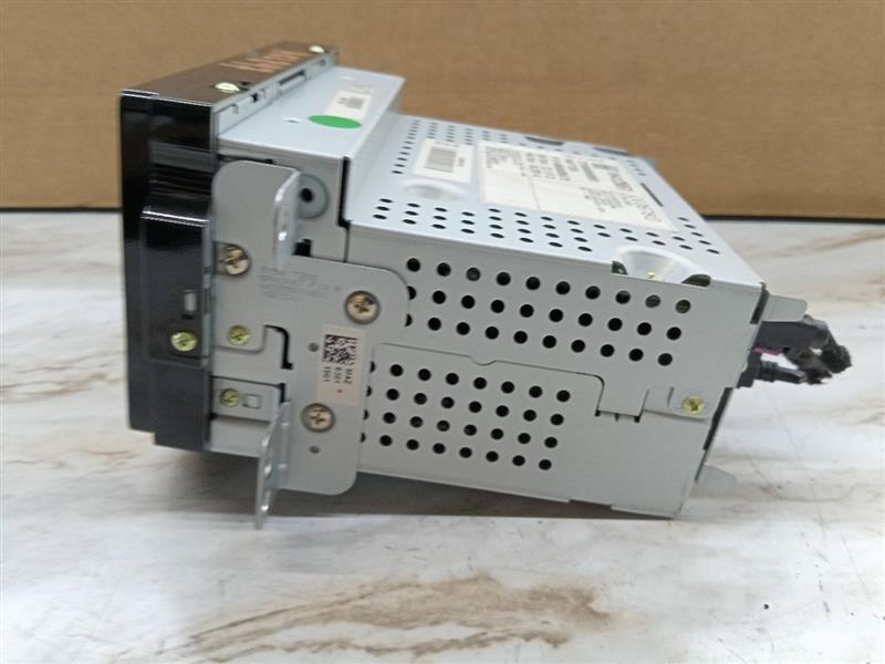 2015 CHEVROLET SONIC 4cyl Gasoline 1.8 Radio Audio - 135466 — photo 2