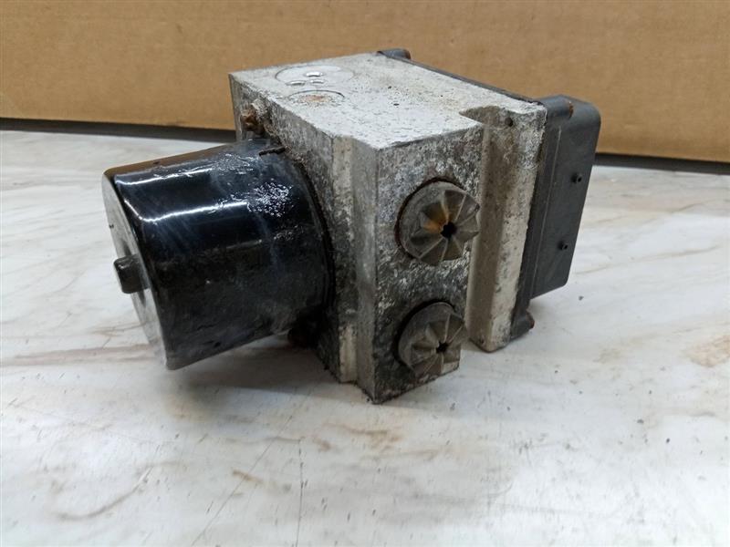 2005 FORD MUSTANG 6cyl Gasoline 4.0 Anti-lock Brake Pts - 136541 — photo 4