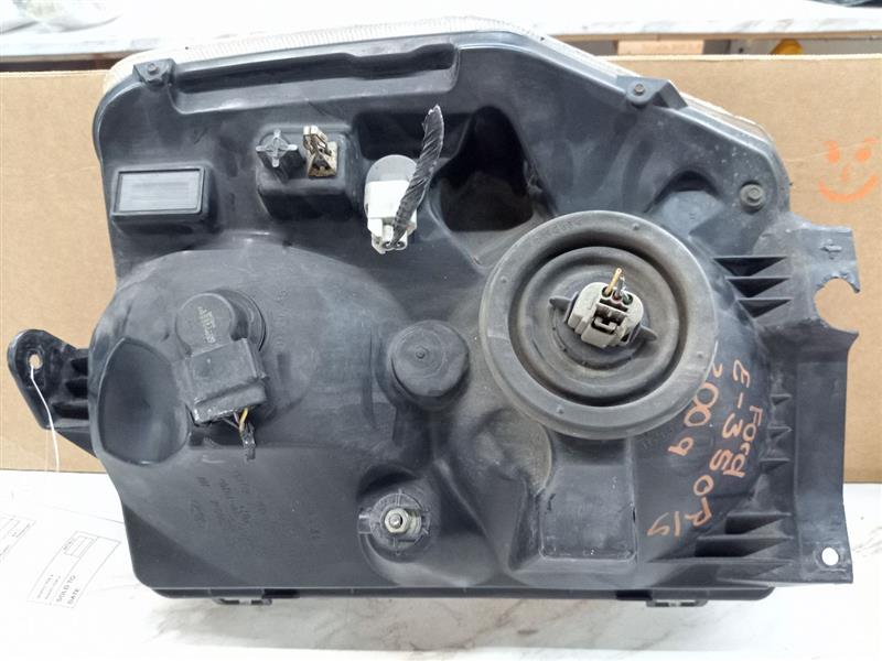 2009 FORD E350 VAN Right HEADLAMP ASSEMBLY - 136581 — photo 3