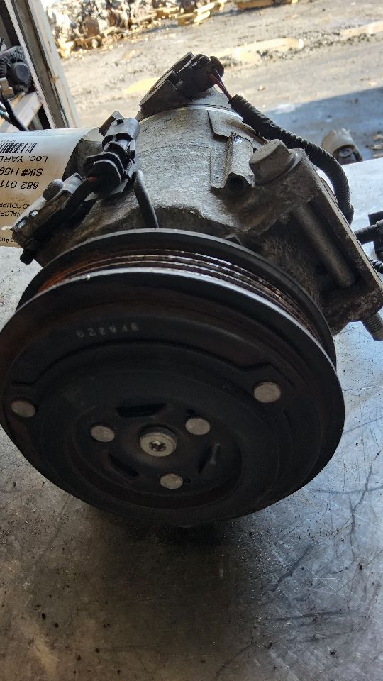 2017 CHEVROLET EQUINOX 4cyl Gasoline 2.4 AC COMPRESSOR - 136588 — photo 2