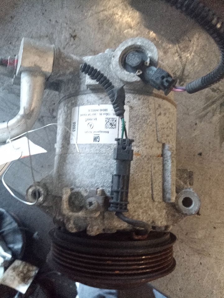 2017 CHEVROLET EQUINOX 4cyl Gasoline 2.4 AC COMPRESSOR - 136733