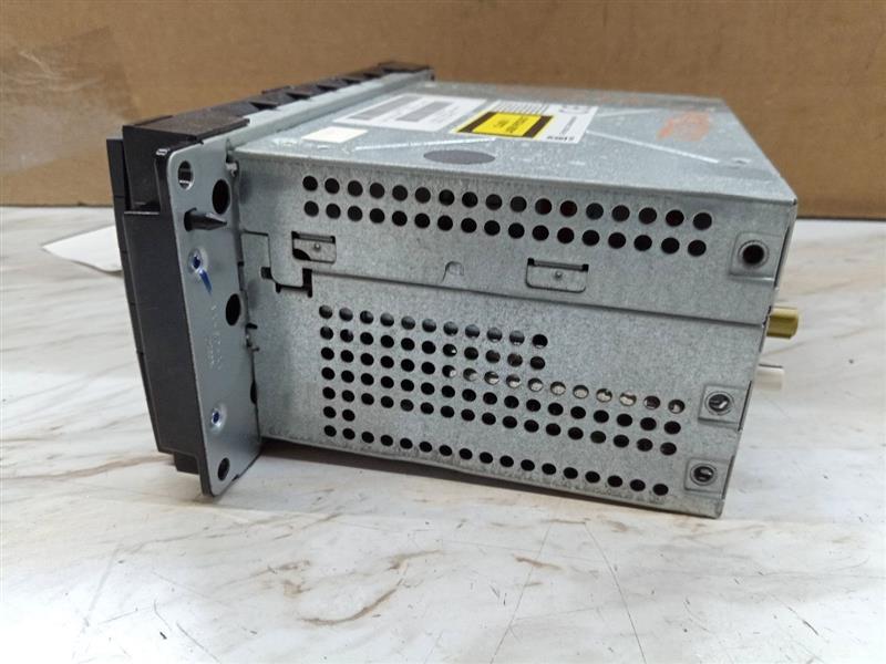 2012 CHRYSLER 200 6 cyl Gas Flex Fuel 3.6 Radio Audio - 137378 — photo 3