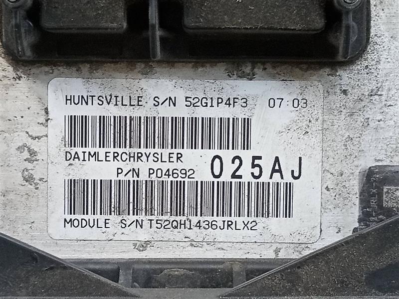 2006 DODGE DURANGO 8cyl Gasoline 5.7 HEMI Fuse Box, Engine - 137467 — photo 2