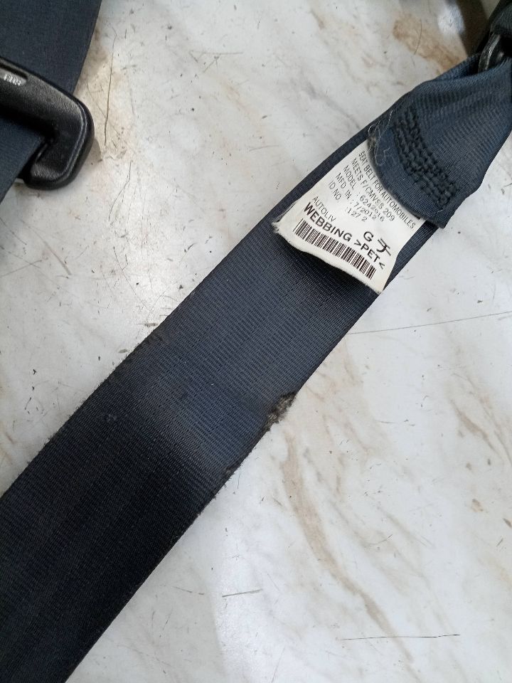 2013 MITSUBISHI OUTLANDER 4cyl Gasoline 2.0 Dohc Seat Belt, Front - 137666 — photo 2
