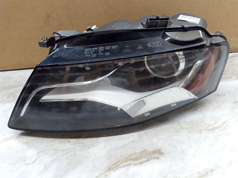 2010 AUDI A4 Left HEADLAMP ASSEMBLY - 138368 — photo 1