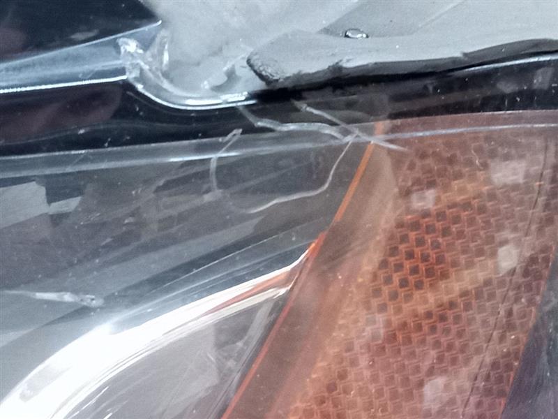 2010 AUDI A4 Left HEADLAMP ASSEMBLY - 138368 — photo 4