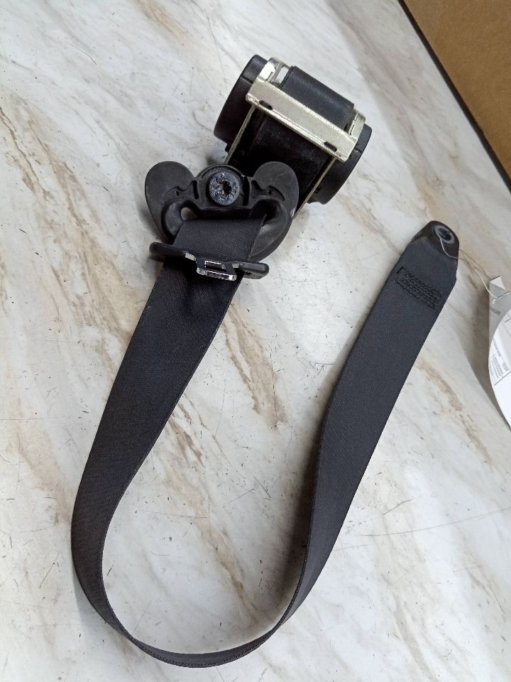 2011 MINI COOPER COOPER 4cyl Gasoline 1.6 DOHC Seat Belt, Front - 138416 — photo 3